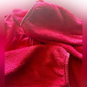 Kids SMALL. The North Face Jacket. Tiny hole on back easily fixable.